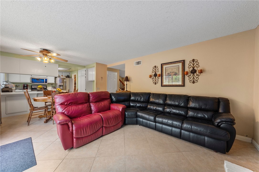 11735 Country Flower