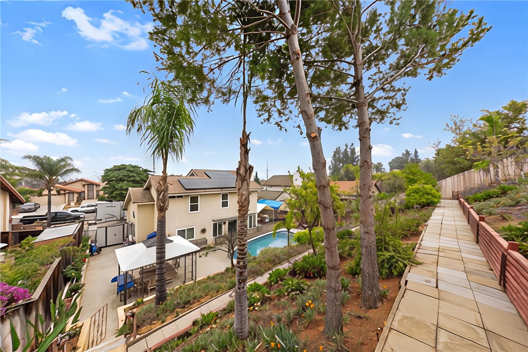 11735 Country Flower