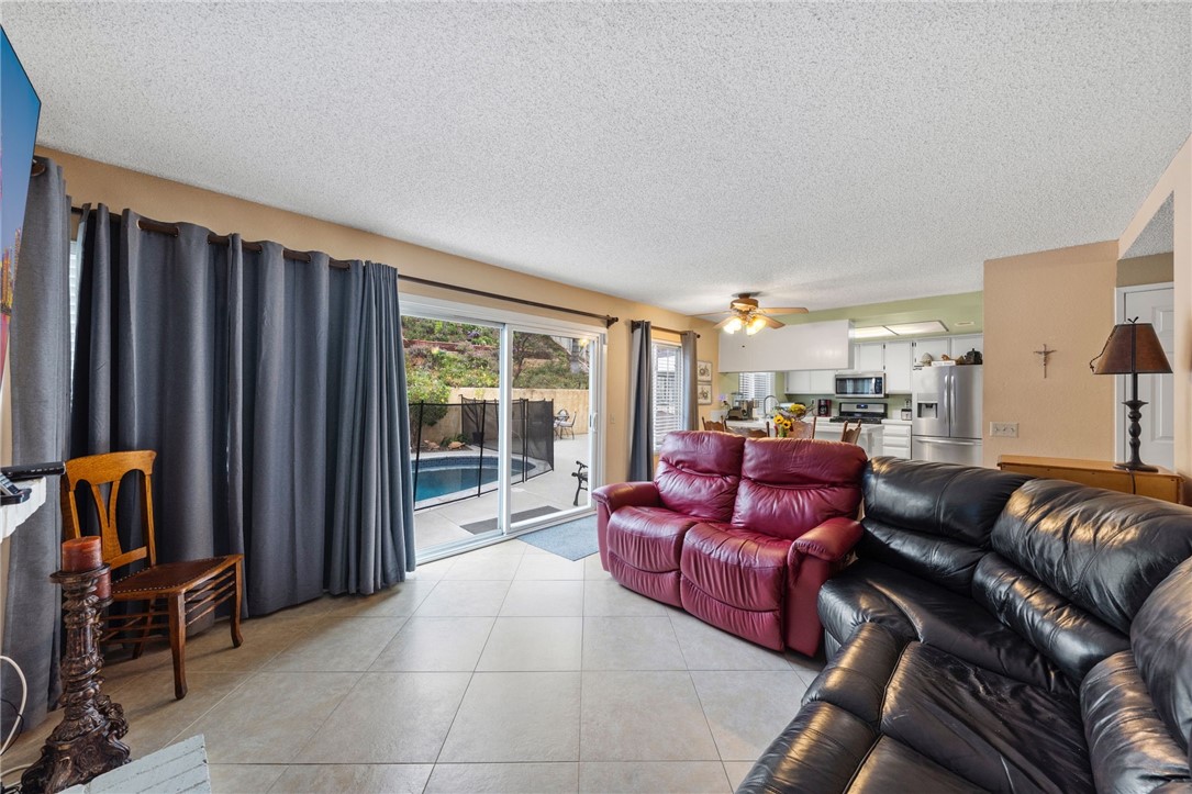 11735 Country Flower