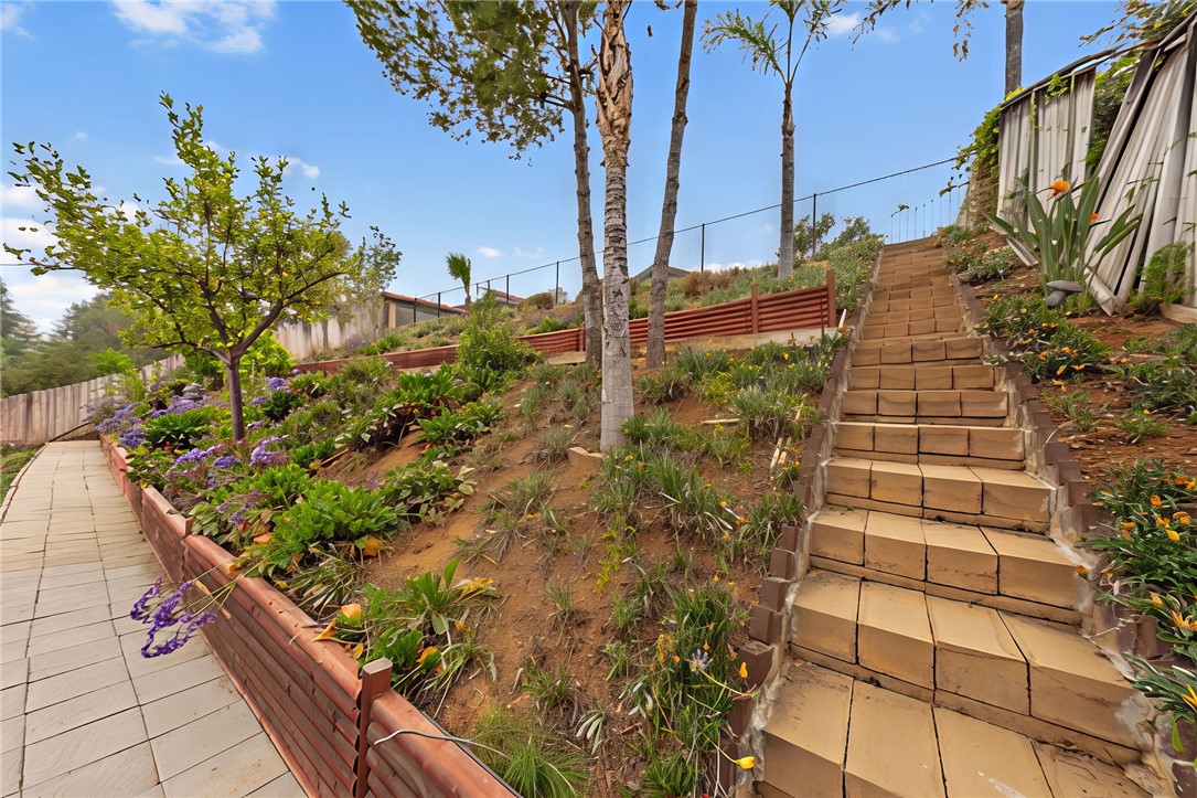 11735 Country Flower