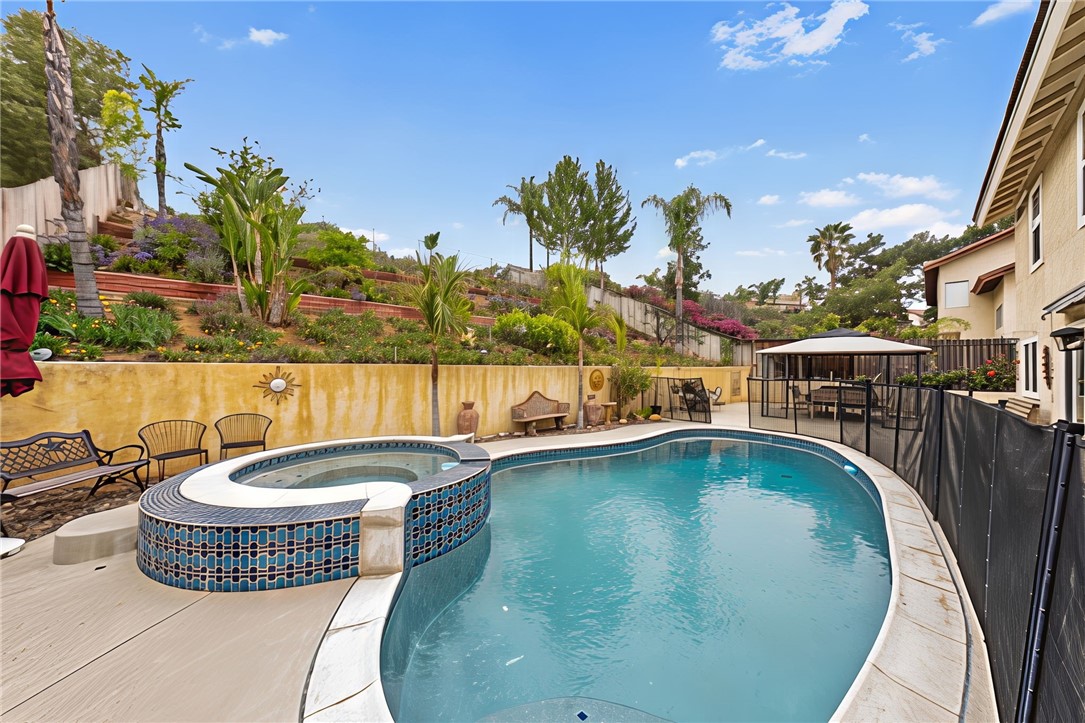 11735 Country Flower