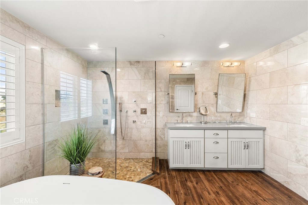 35408 Oakridge Court