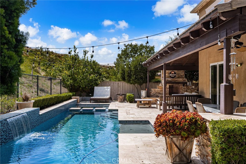 35408 Oakridge Court