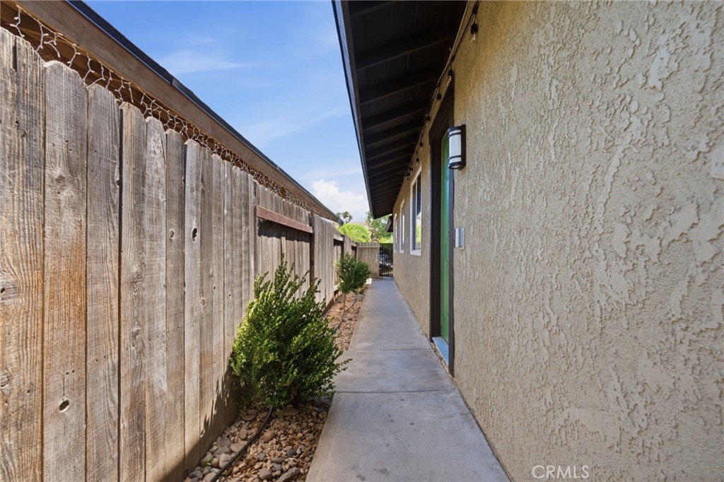 1109 Monroe
