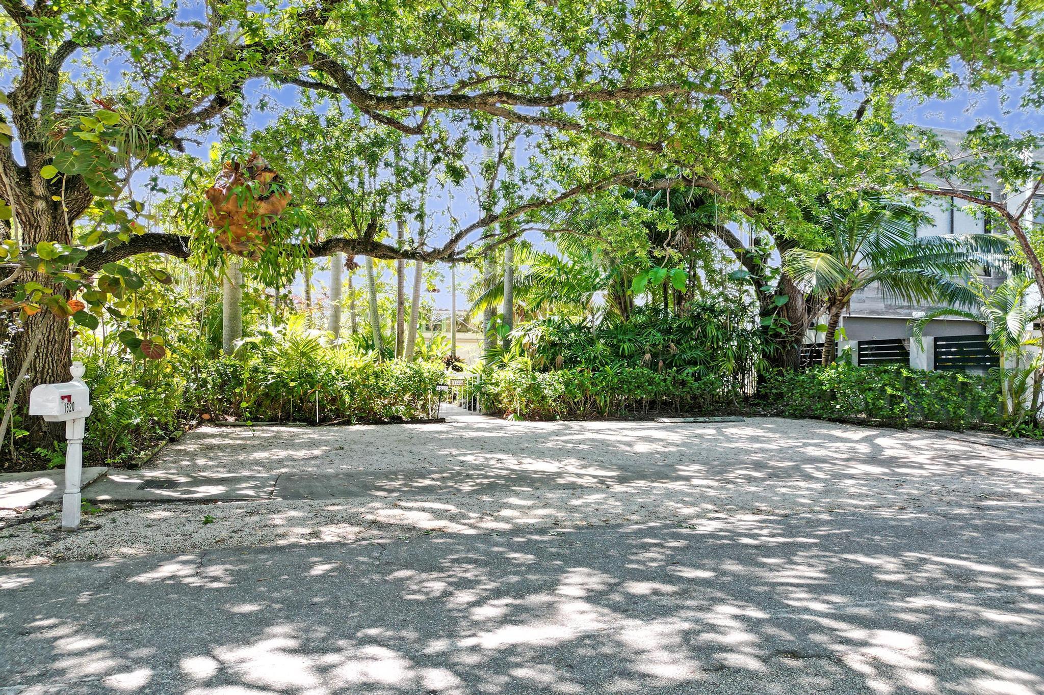 1520 SE 1st Street