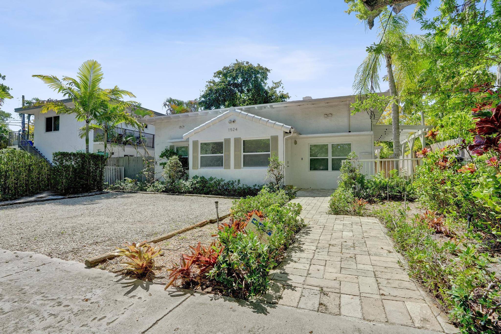 1524 SE 1st Street