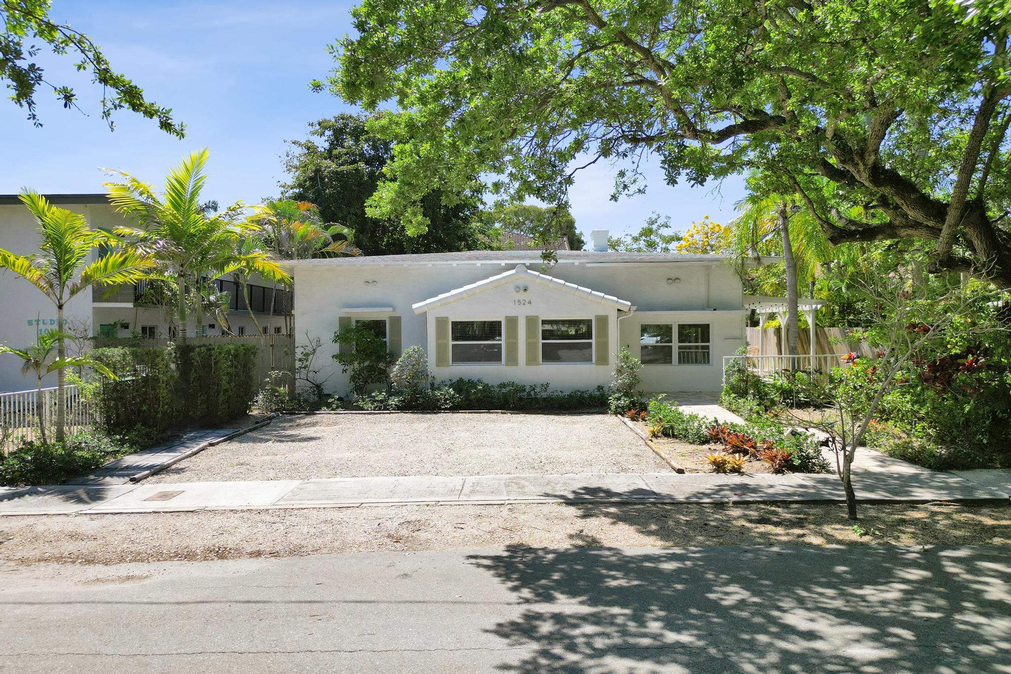 1524 SE 1st Street
