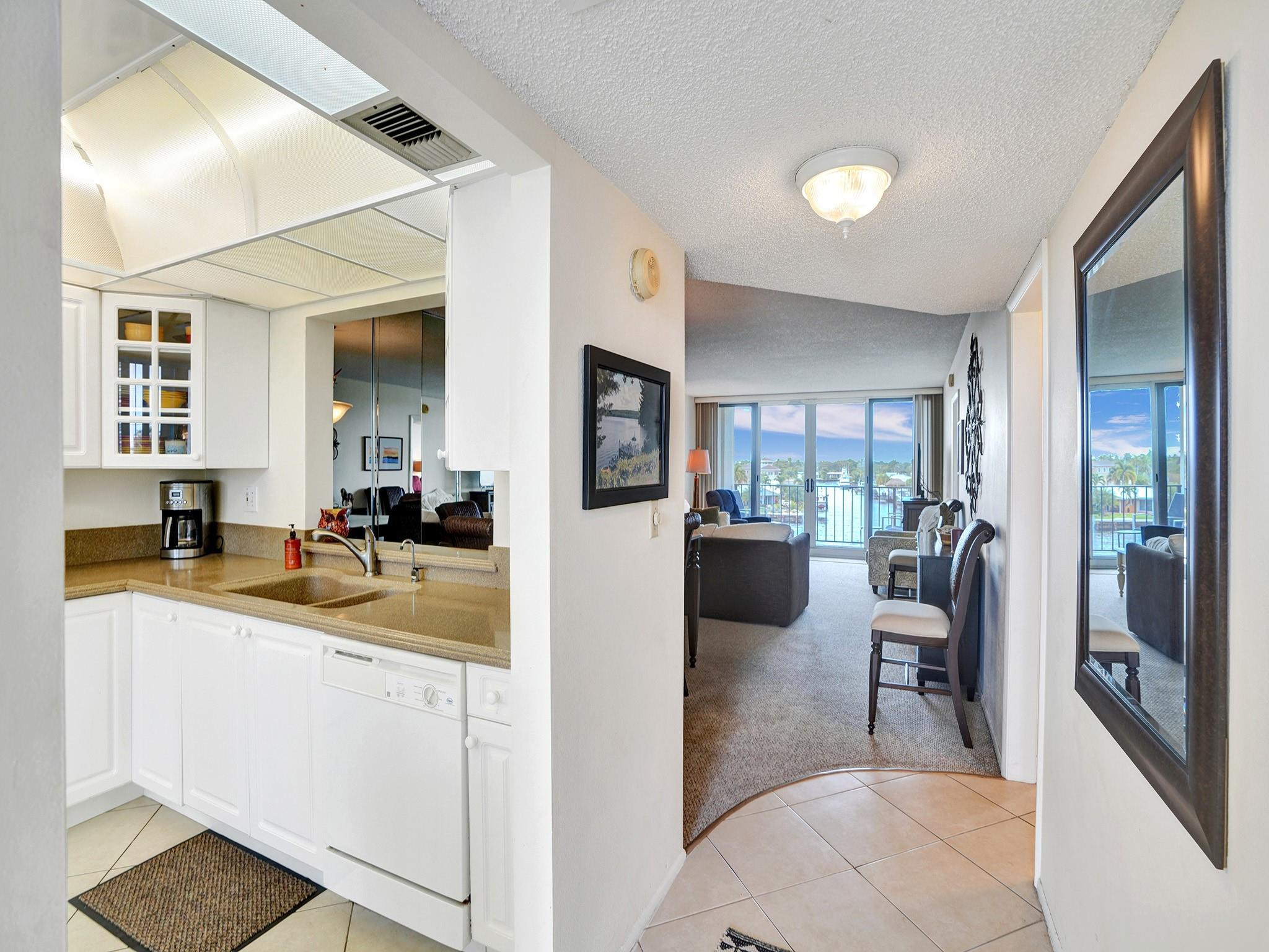 521 N Riverside Dr 308