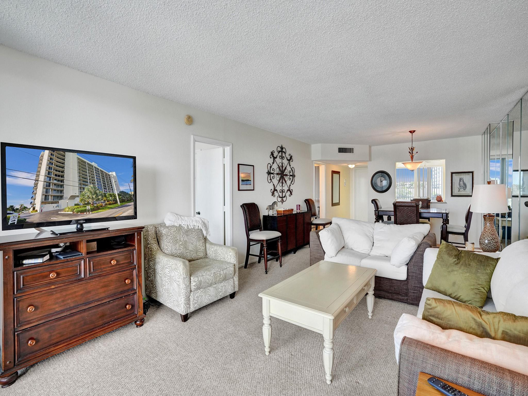 521 N Riverside Dr 308