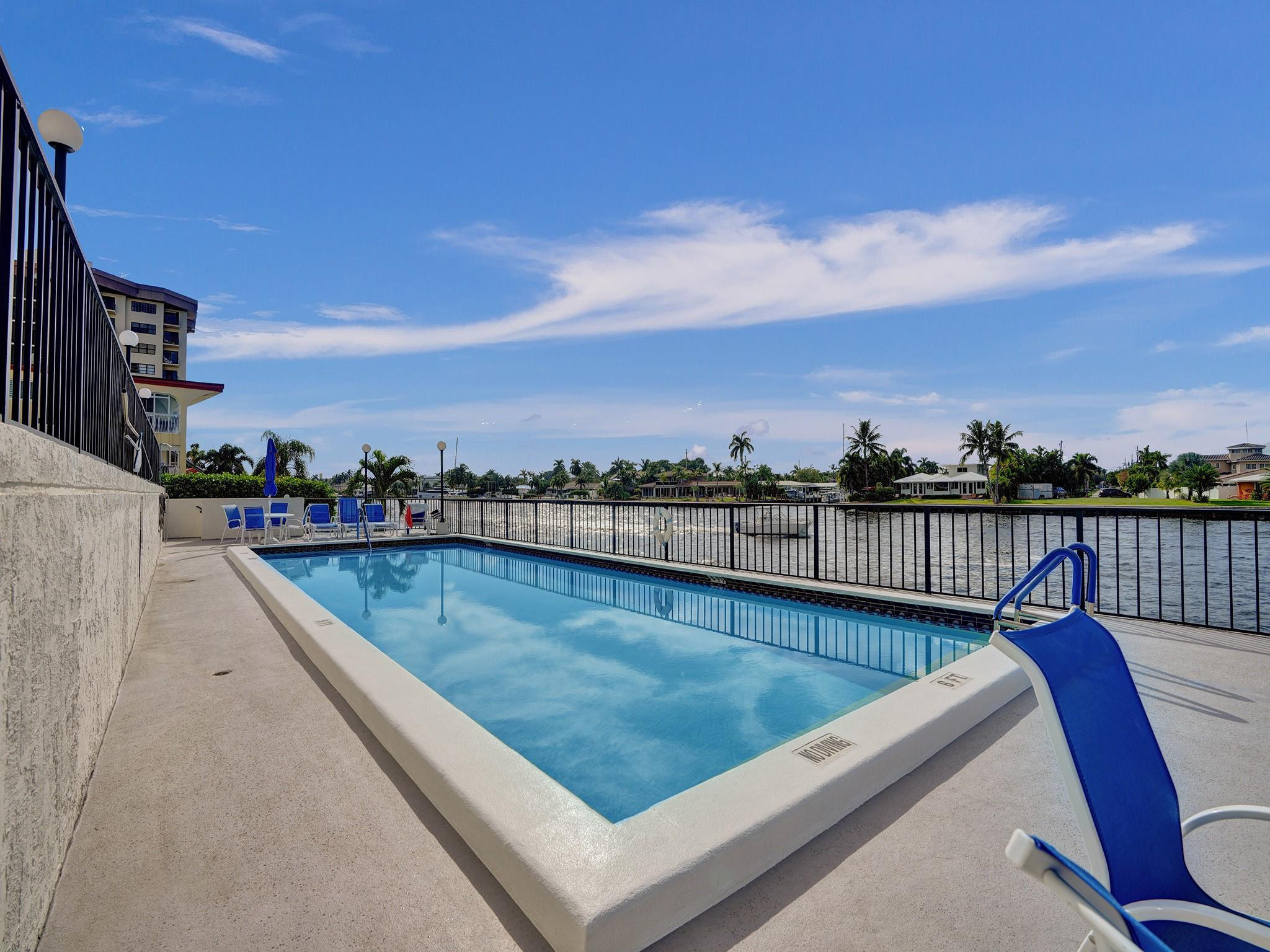521 N Riverside Dr 308