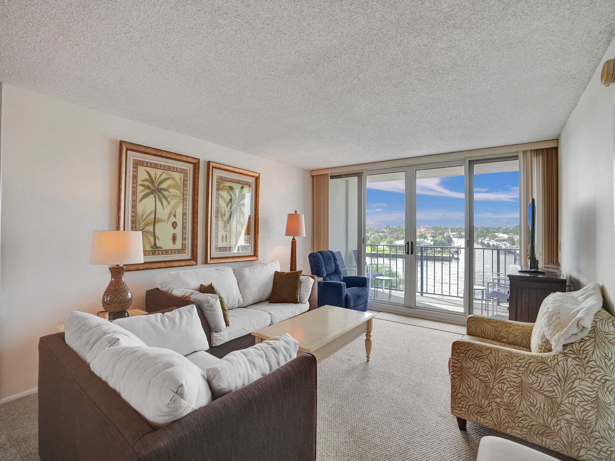 521 N Riverside Dr 308