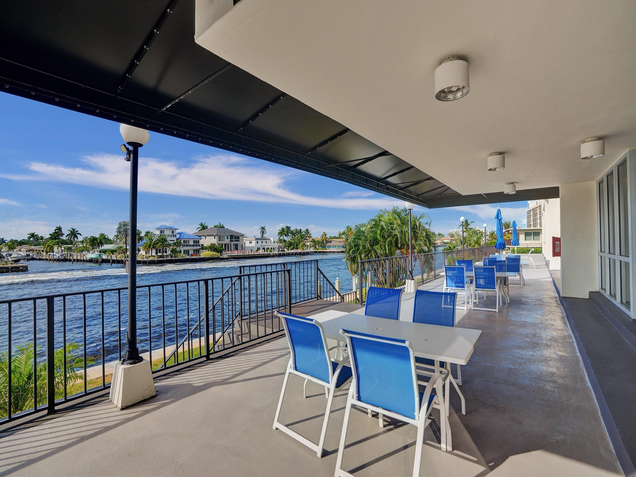 521 N Riverside Dr 308