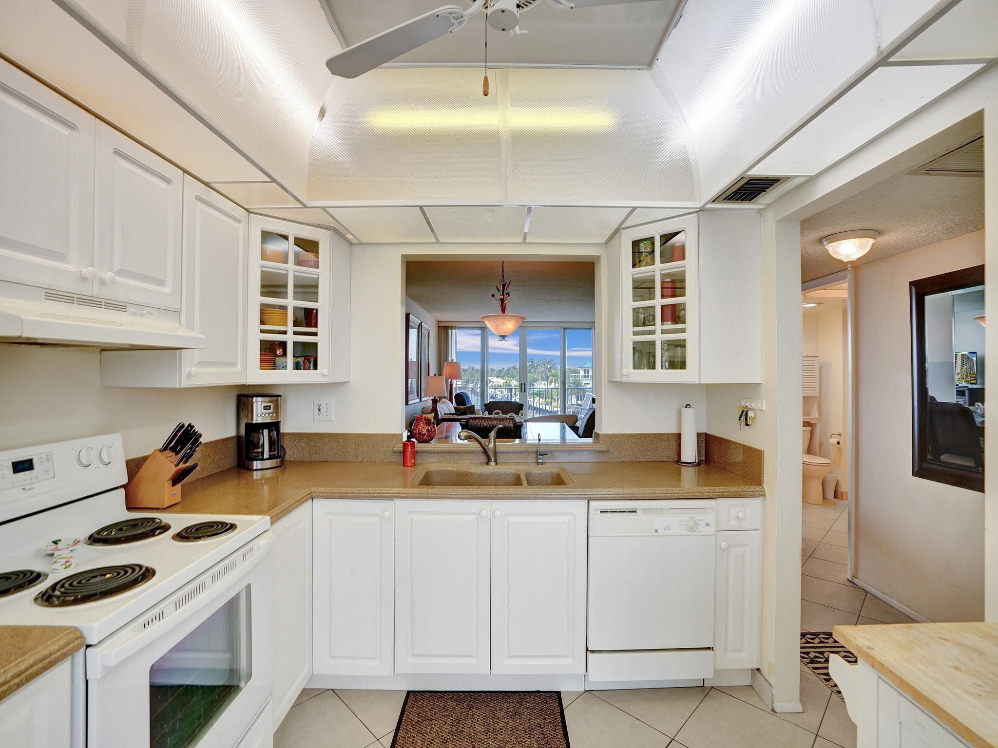 521 N Riverside Dr 308
