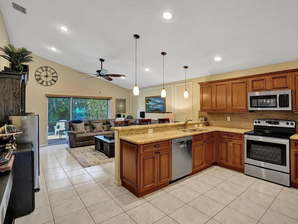 8171 Mystic Harbor Circle