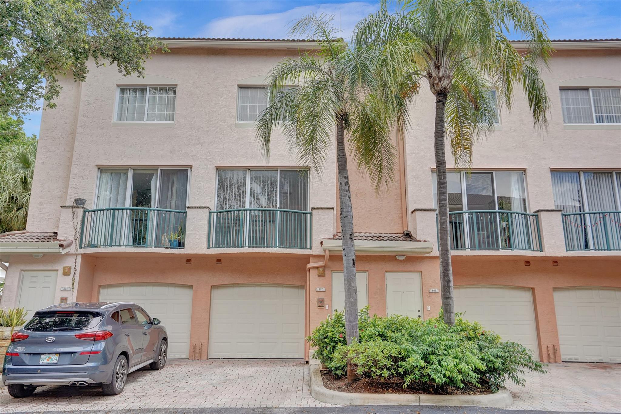 2107 SE 10th Ave 802