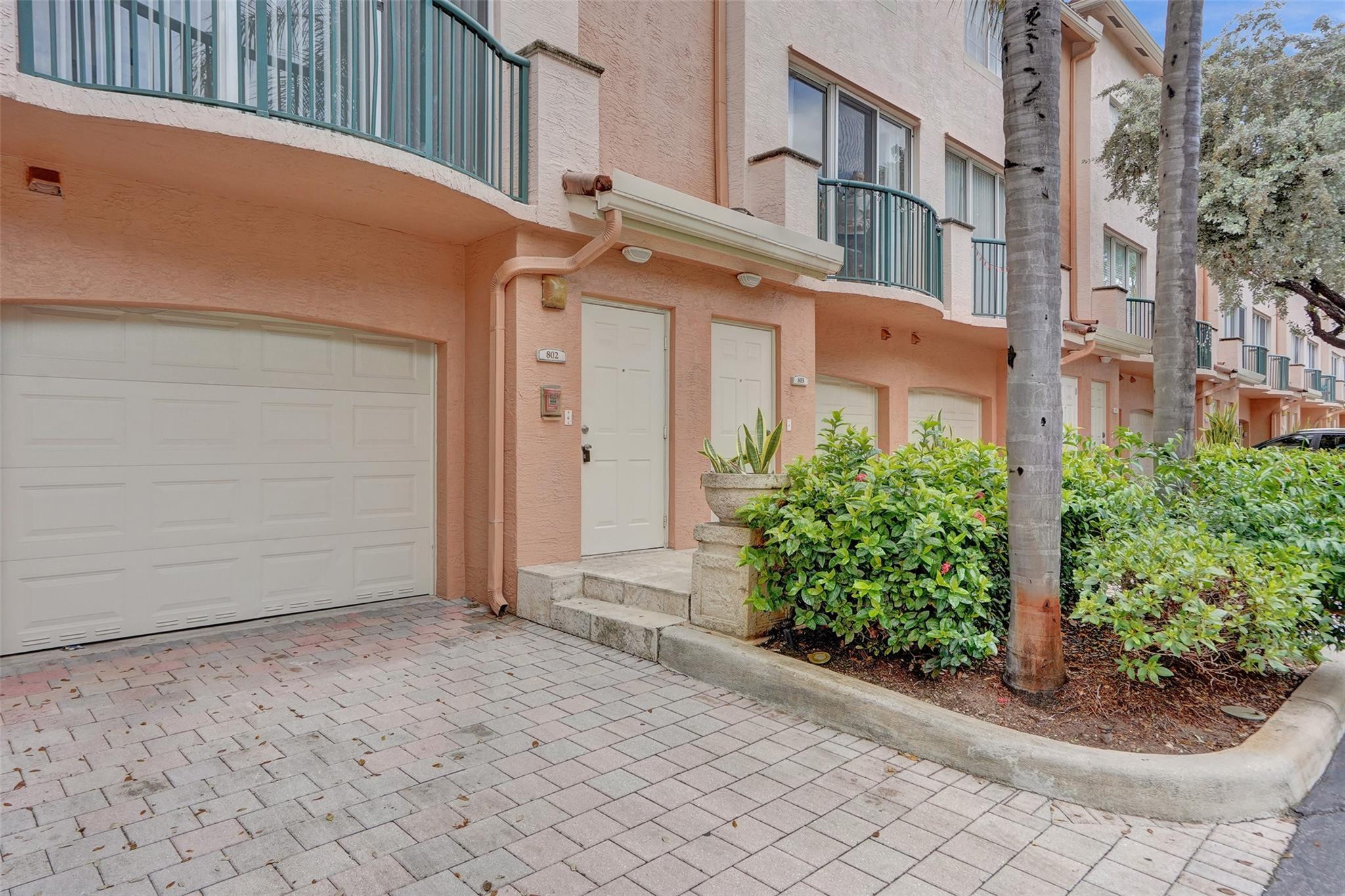 2107 SE 10th Ave 802