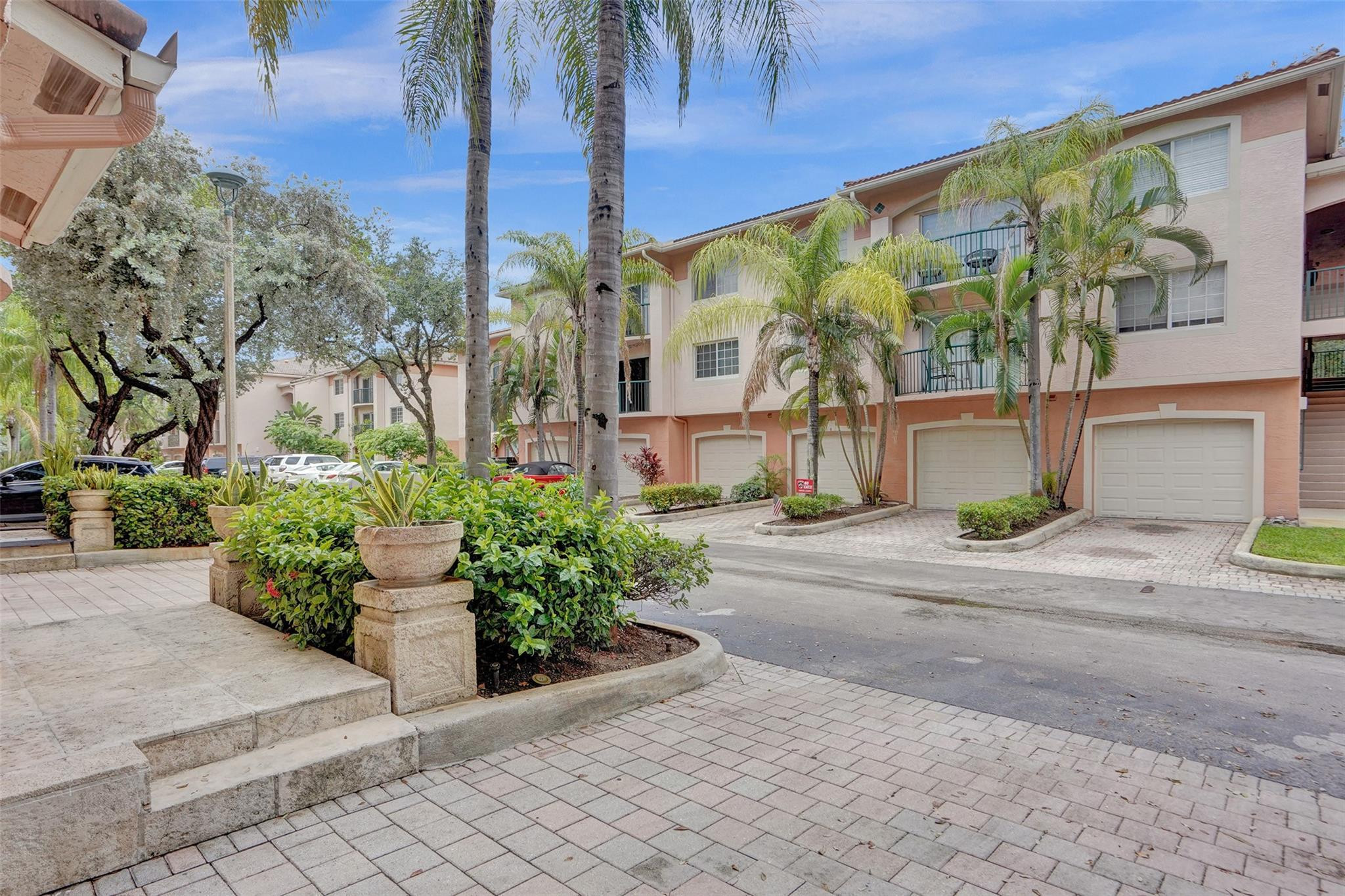 2107 SE 10th Ave 802