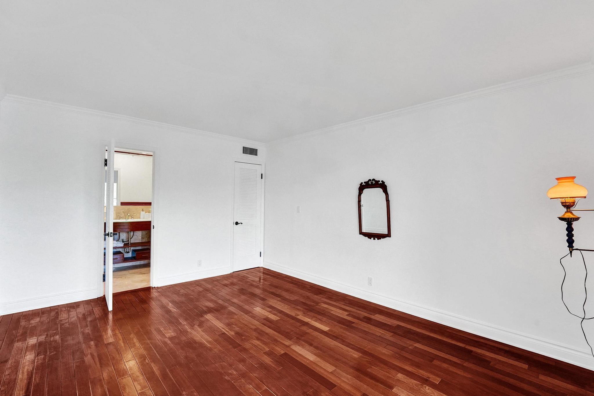 818 SE 4th St 202