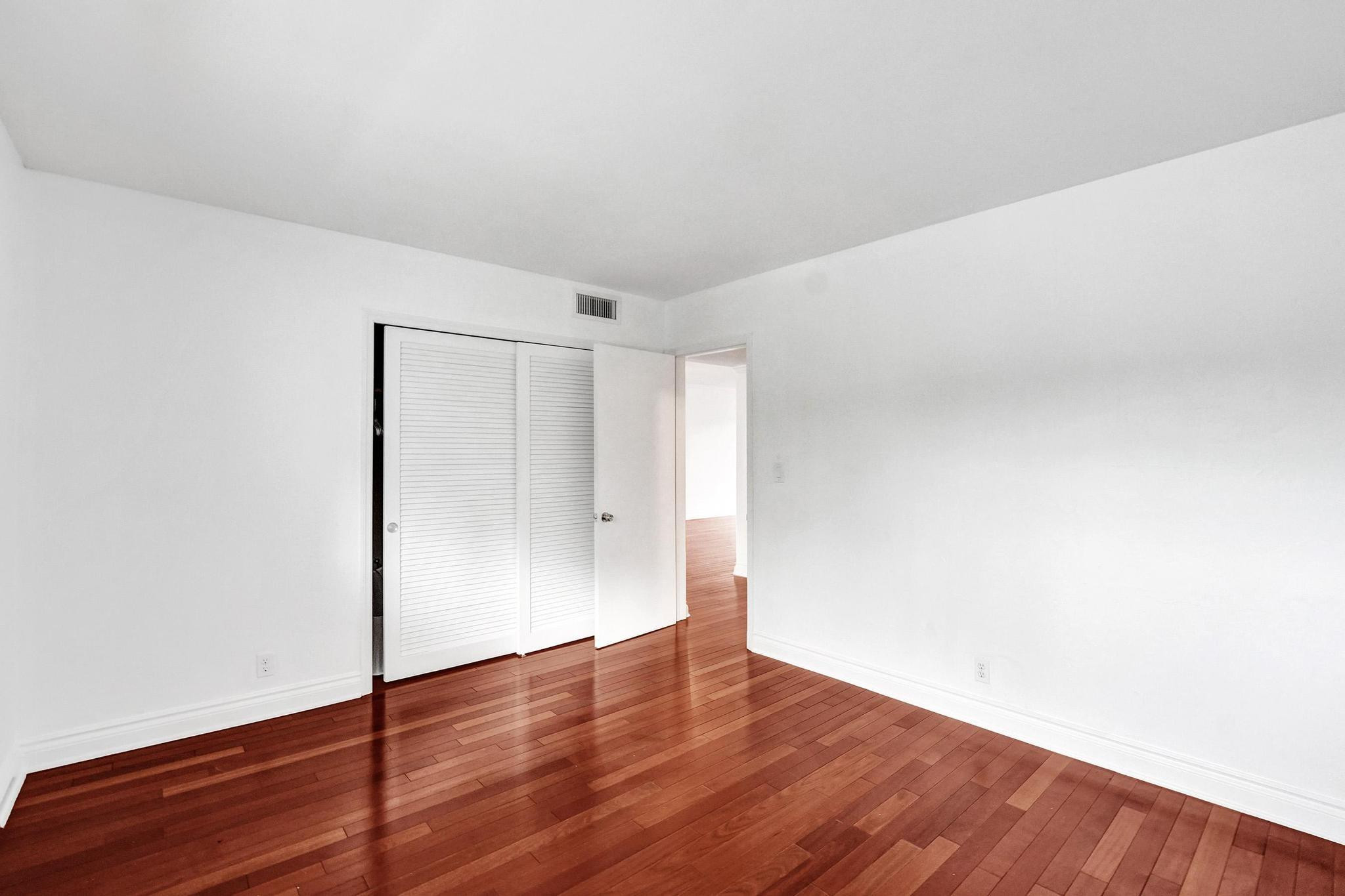 818 SE 4th St 202