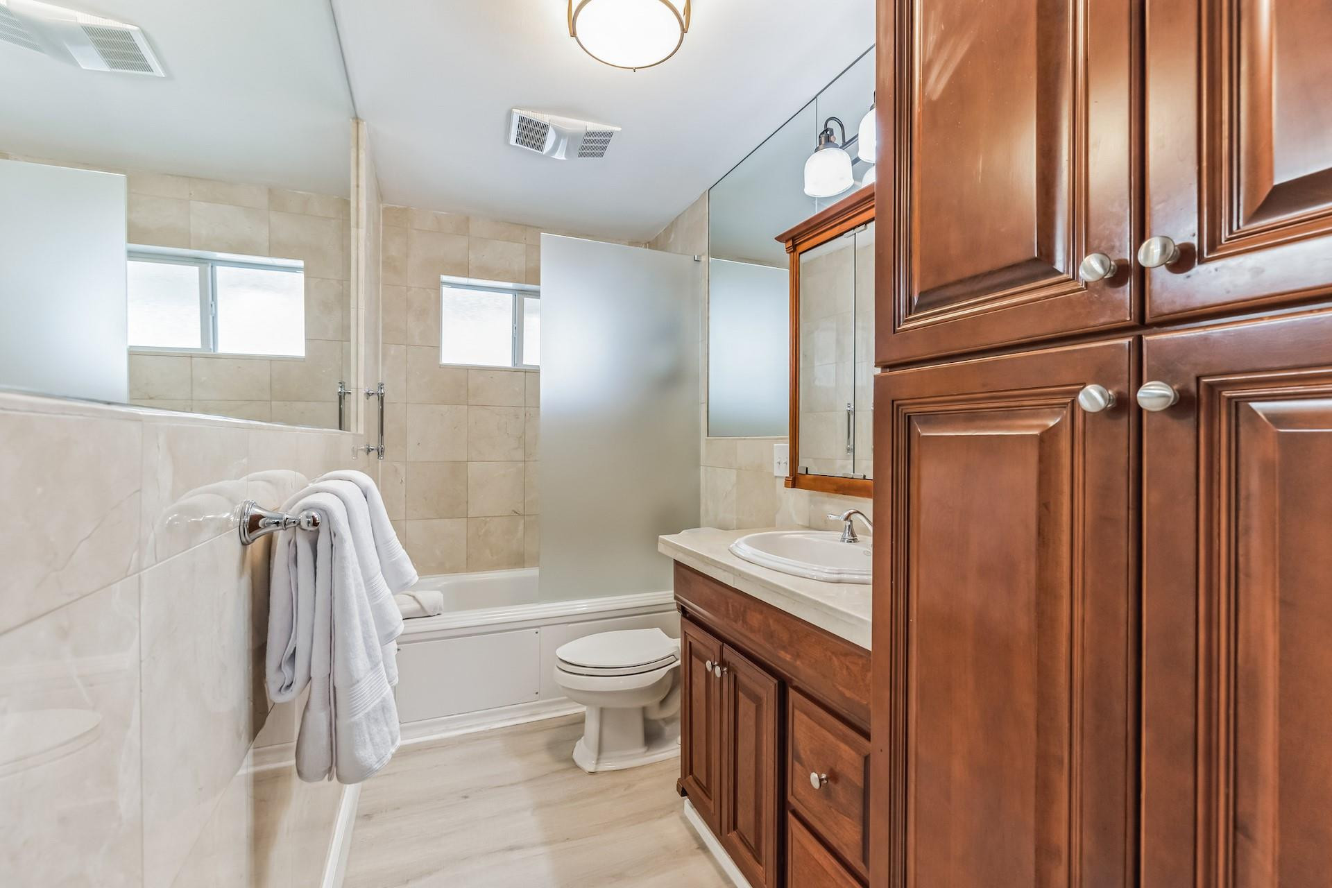 1725 NE 22 terr