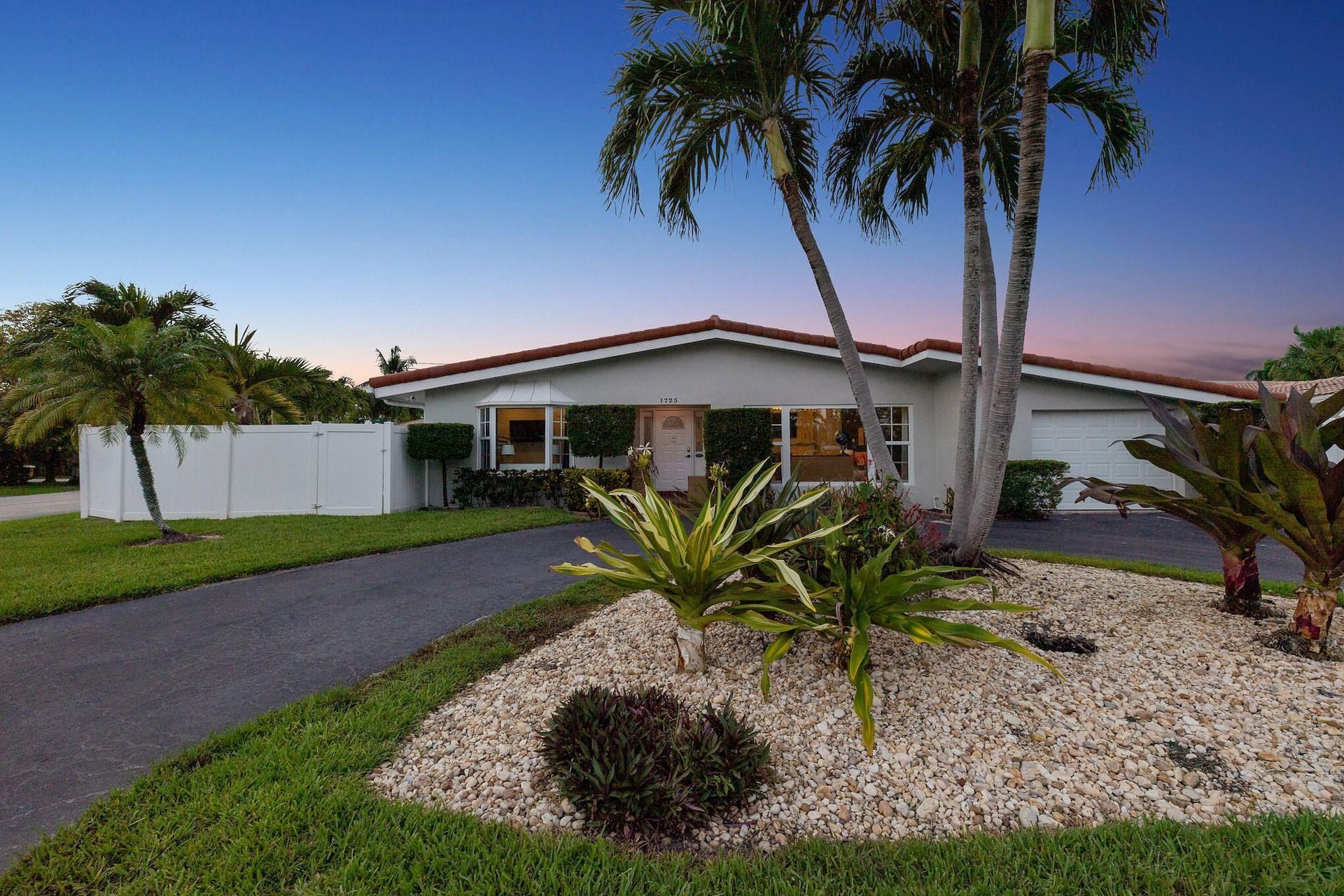 1725 NE 22 terr