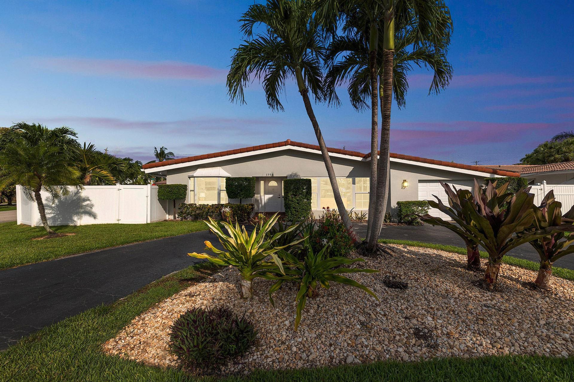 1725 NE 22 terr