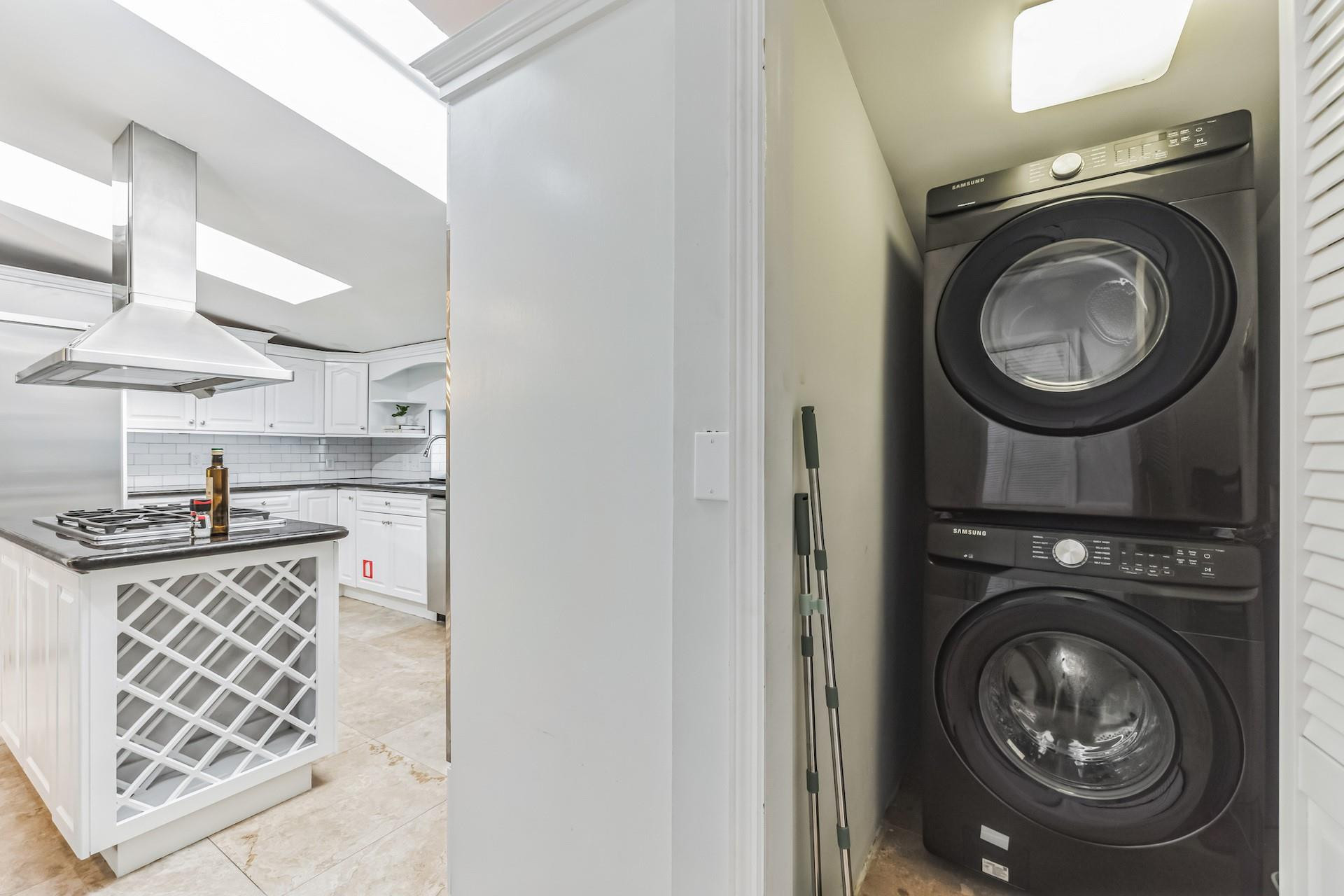 1725 NE 22 terr