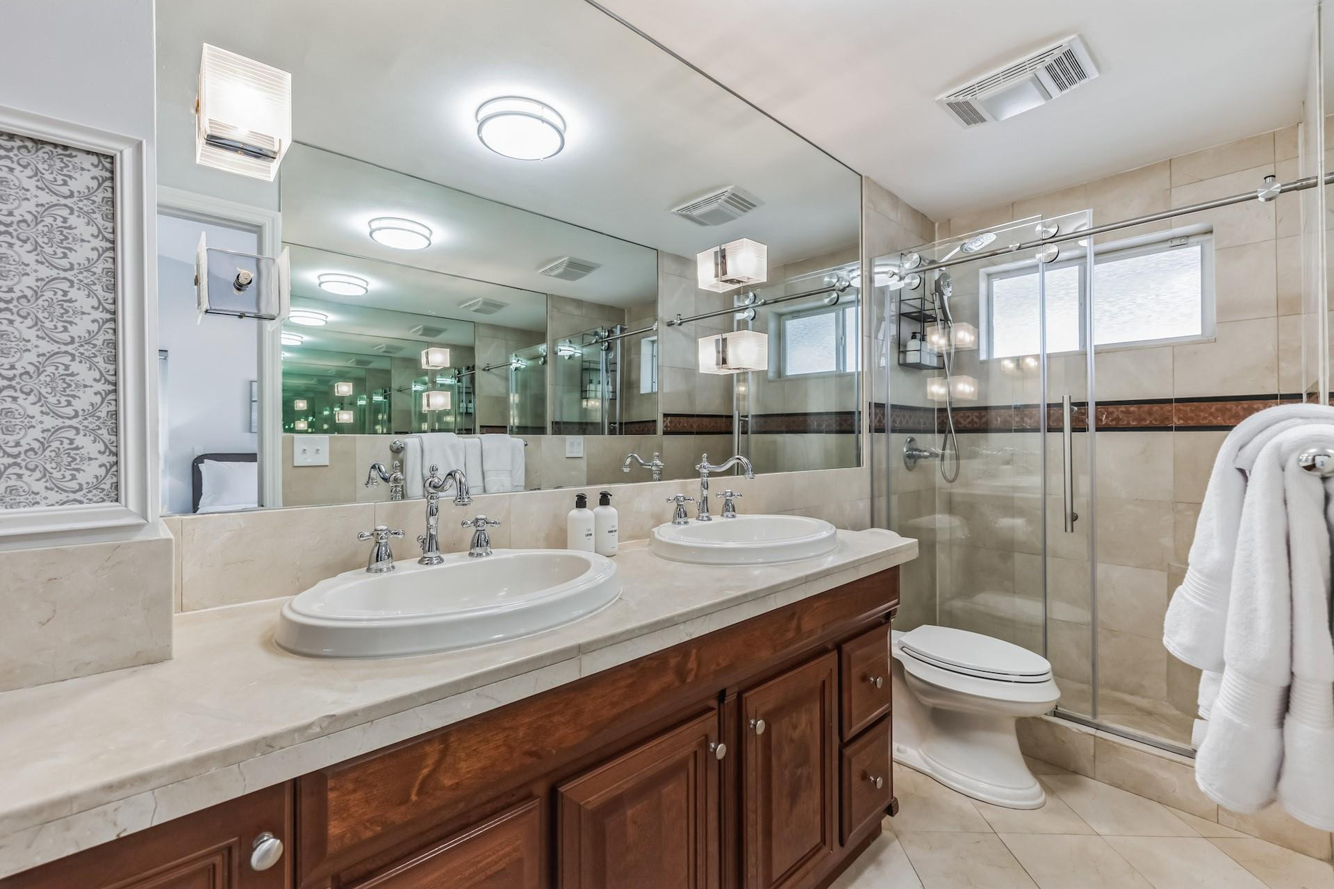 1725 NE 22 terr