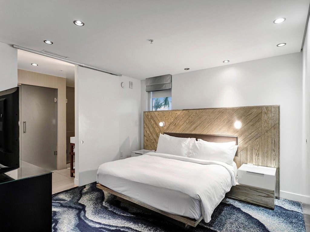 3101 Bayshore Dr 602