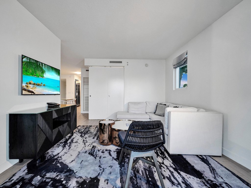 3101 Bayshore Dr 602