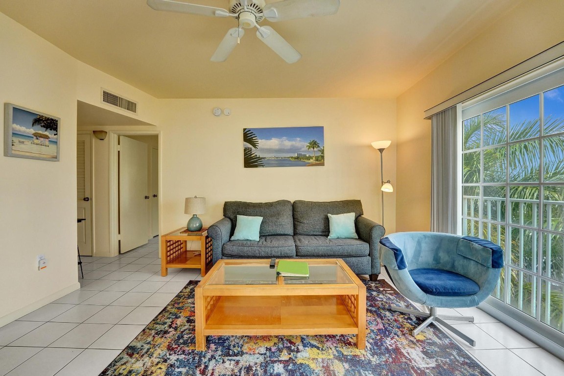 341 N Birch Road 416