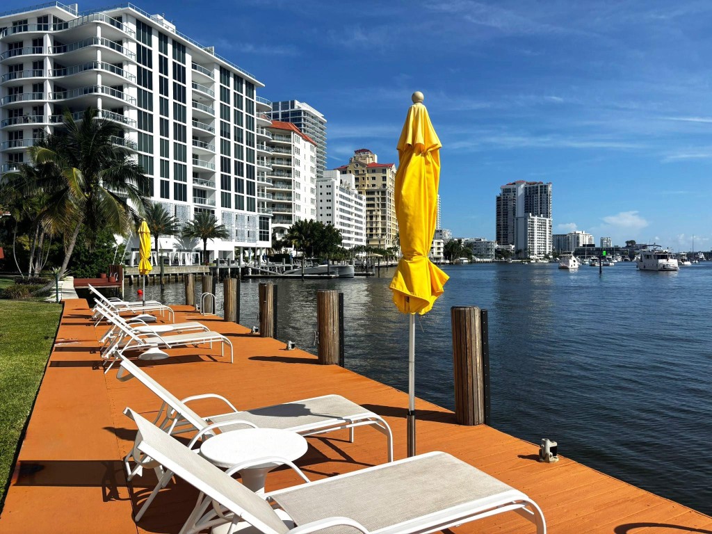 341 N Birch Road 416