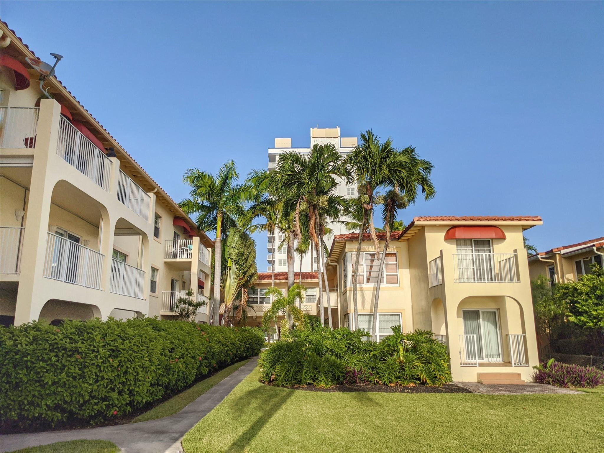 341 N Birch Road 416