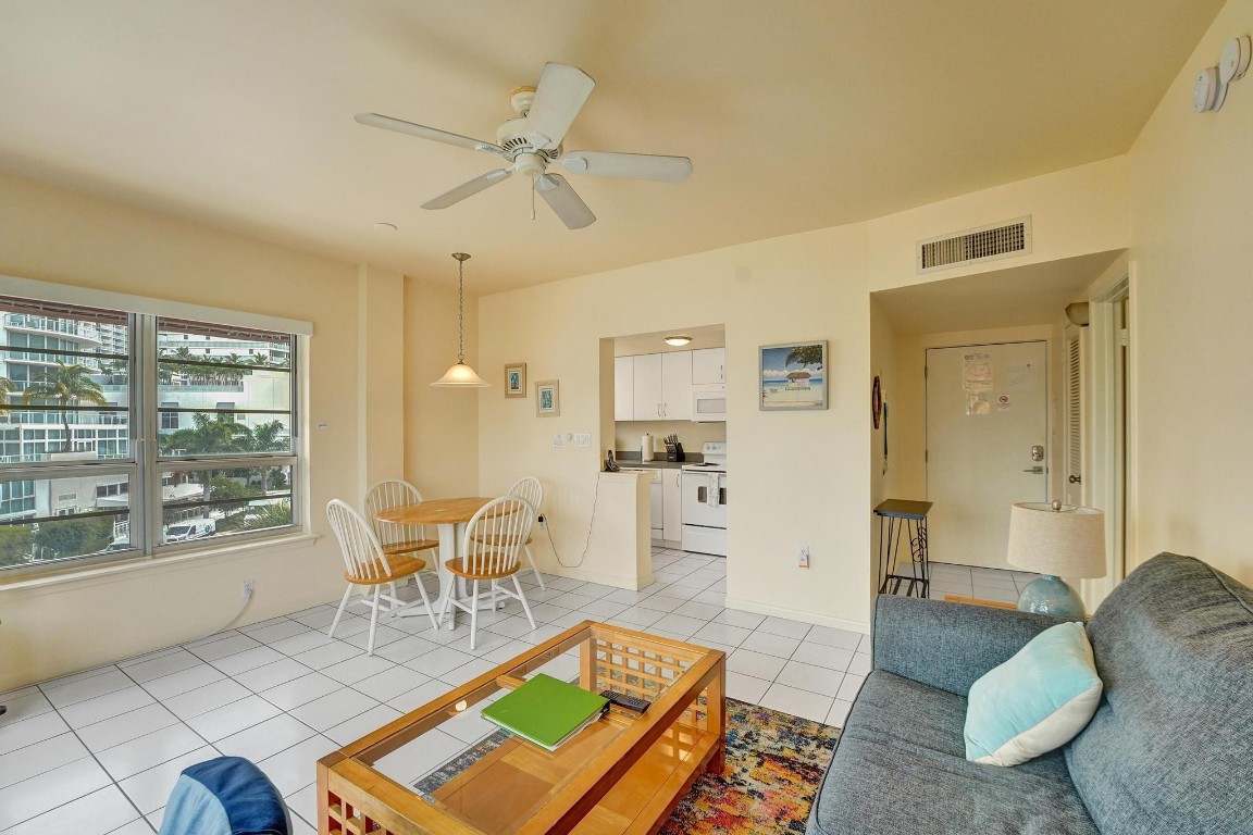 341 N Birch Road 416