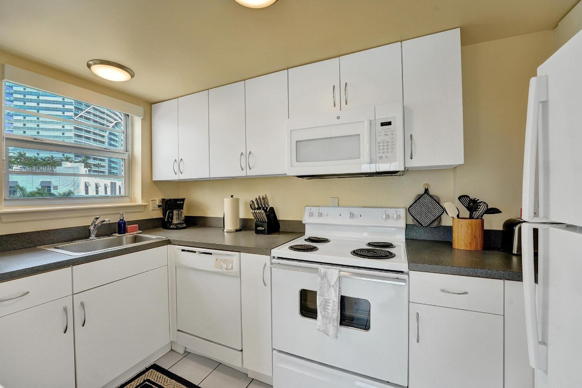 341 N Birch Road 416