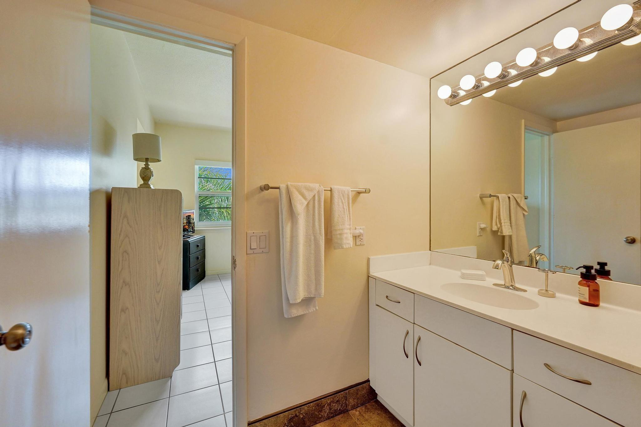 341 N Birch Road 416