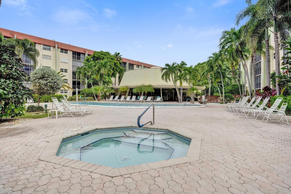 5300 NE 24th Ter 201 C