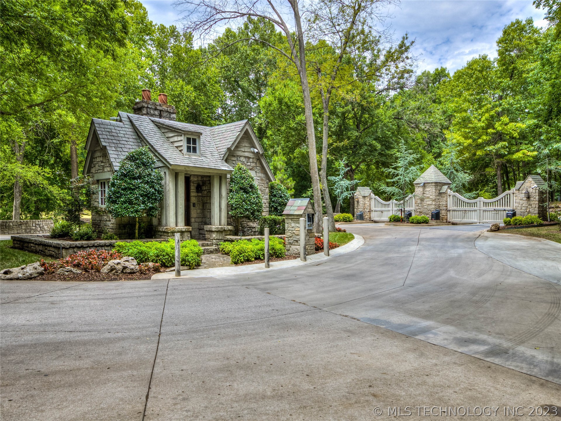 9903 N Aberdale Park Road