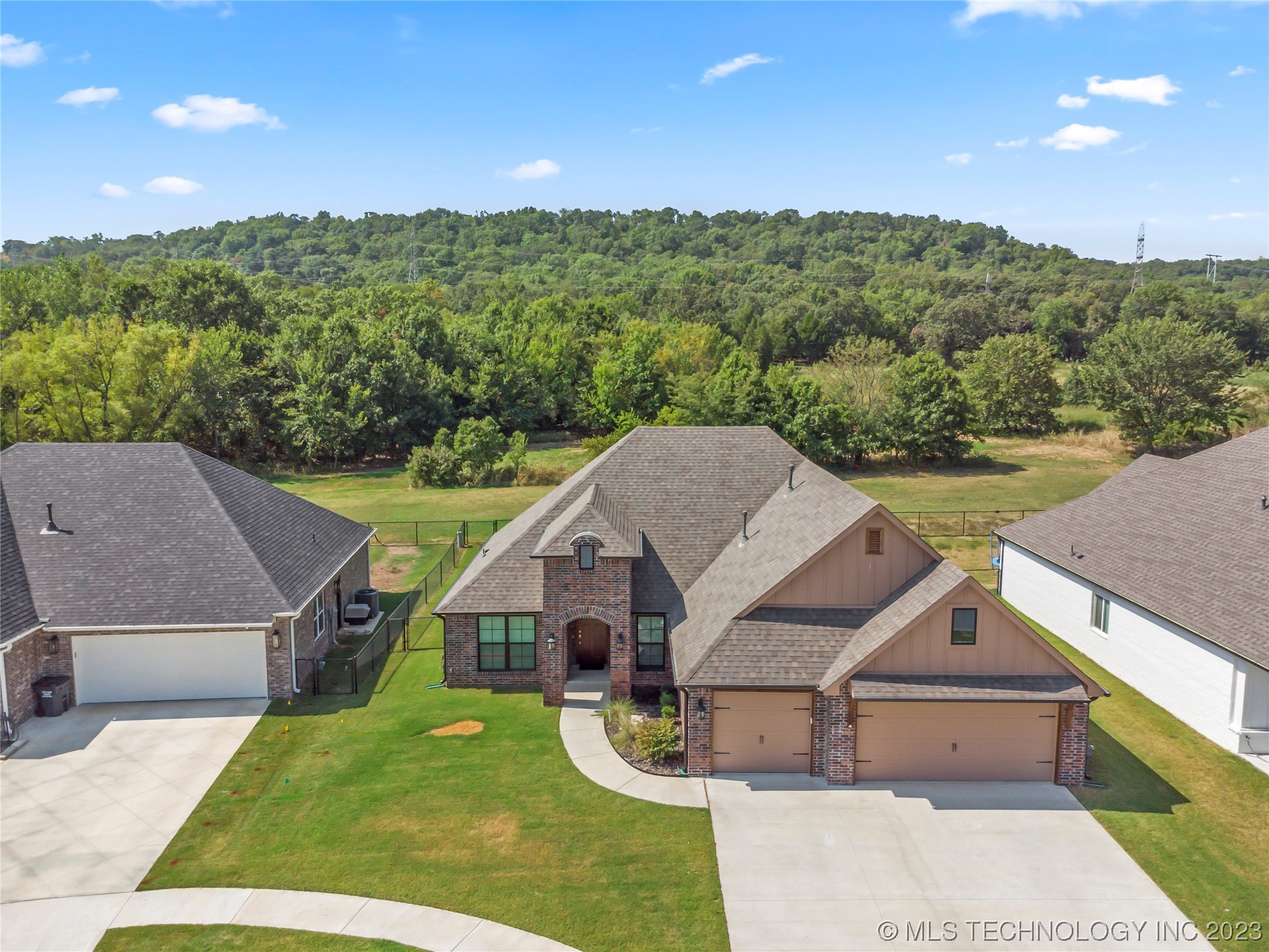 19238 E Chinquapin Drive