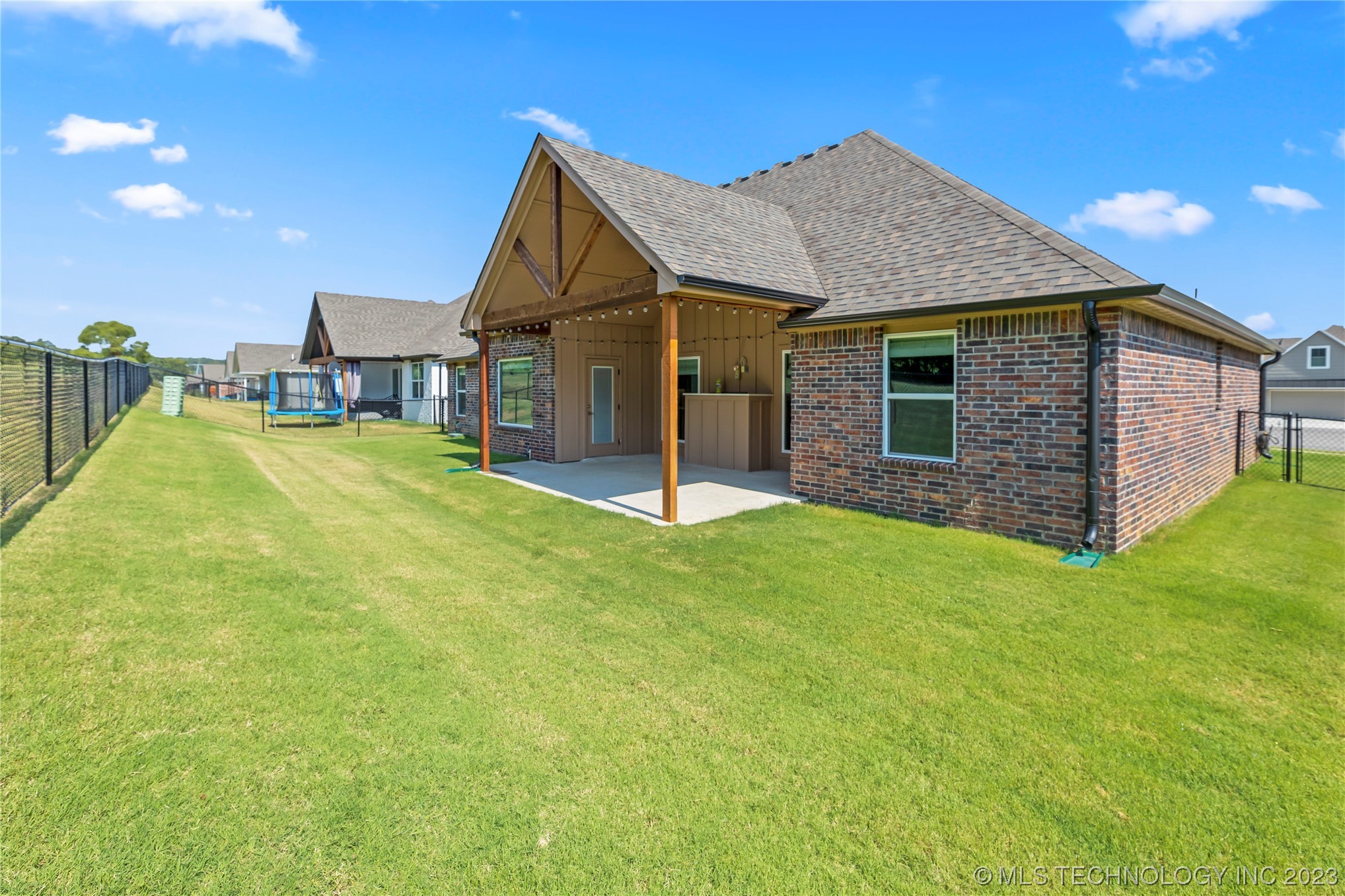 19238 E Chinquapin Drive