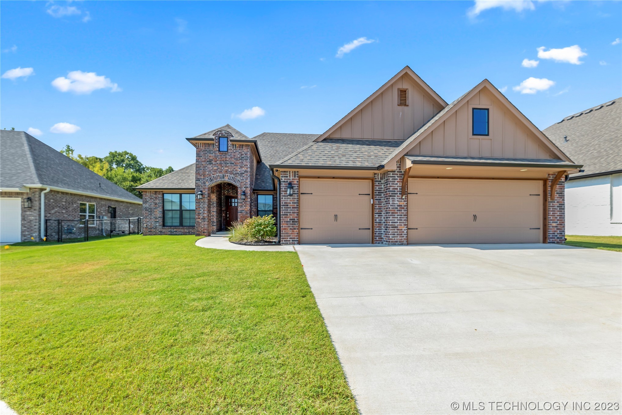 19238 E Chinquapin Drive