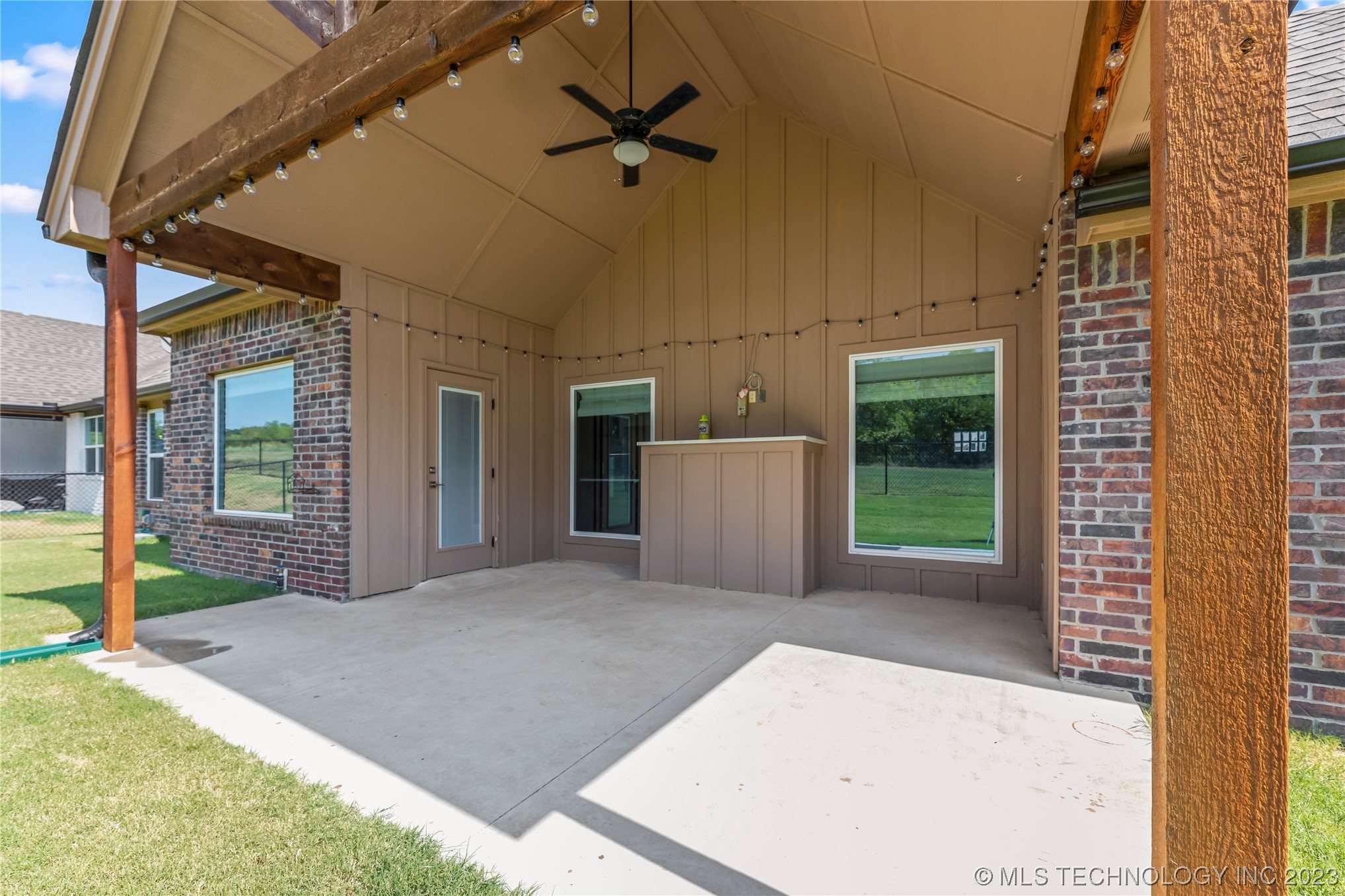 19238 E Chinquapin Drive