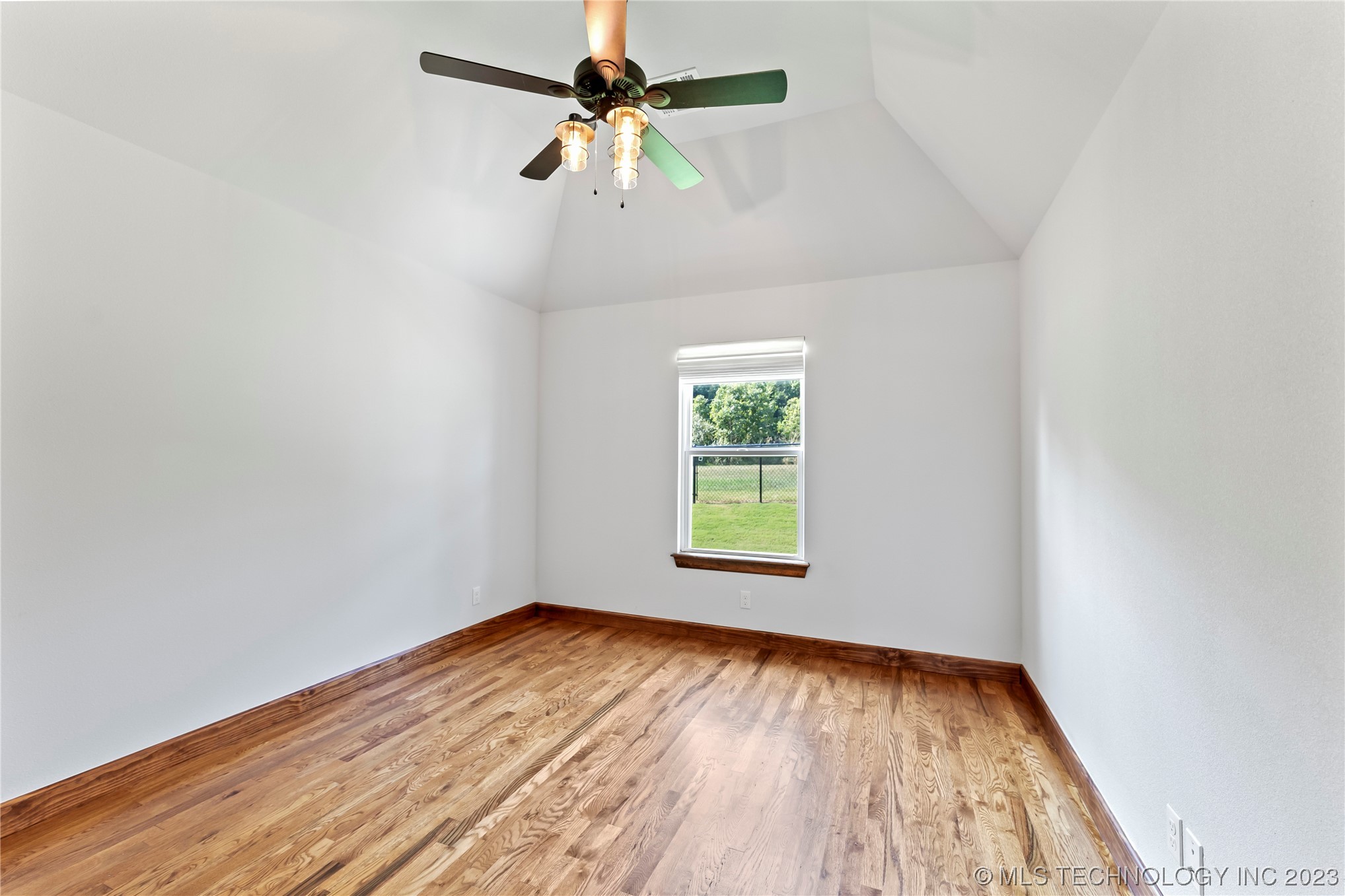 19238 E Chinquapin Drive