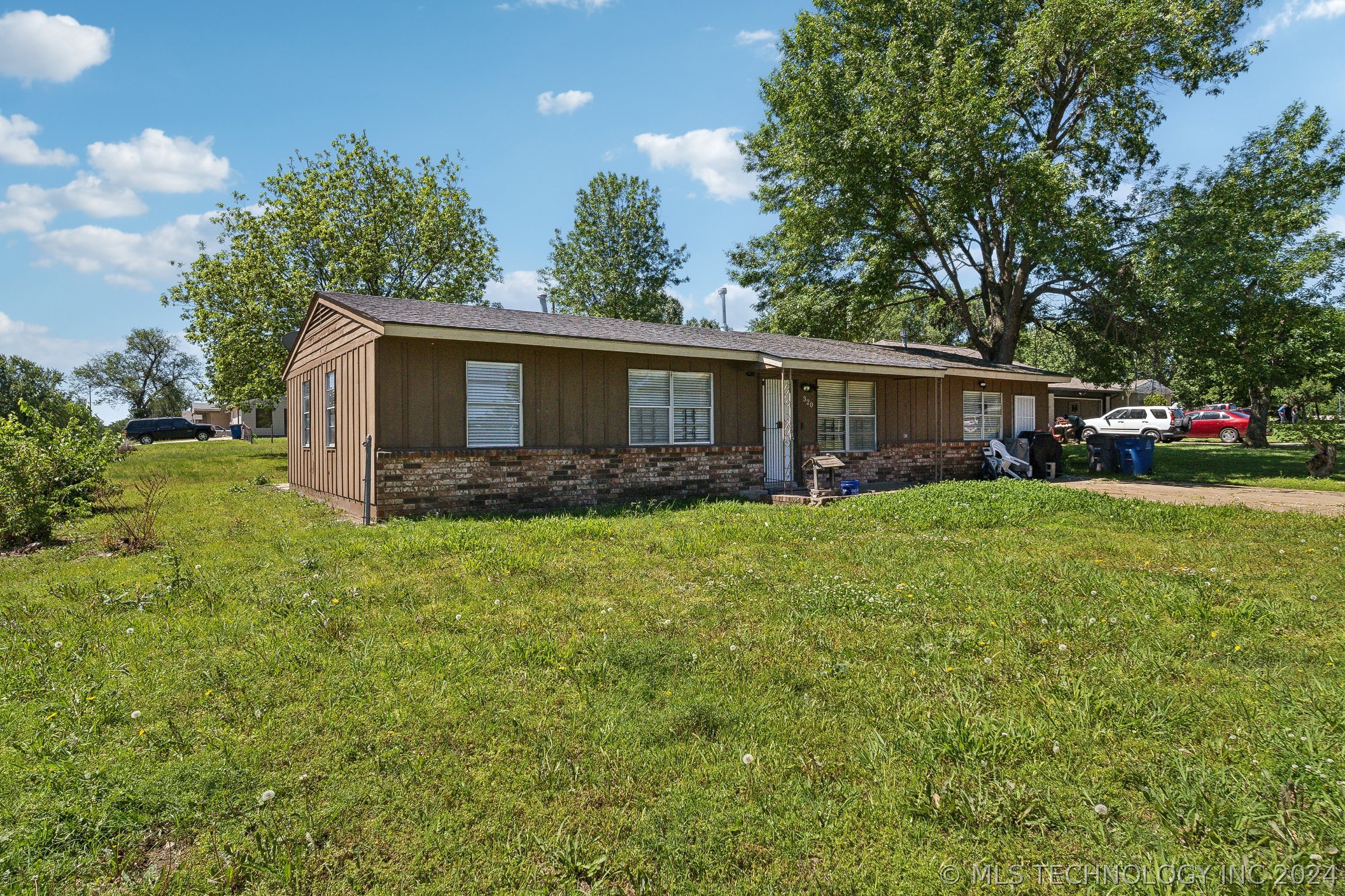 320 E 49th Street North