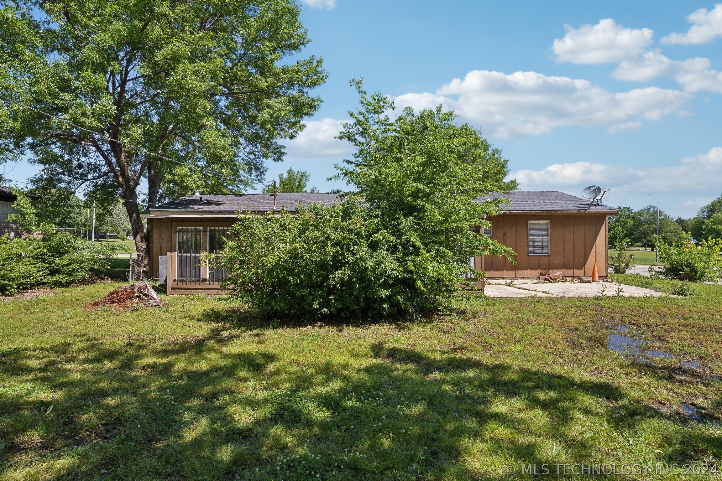 320 E 49th Street North