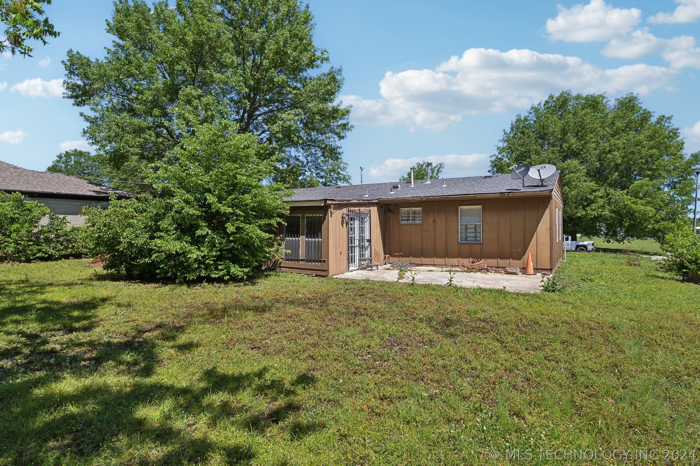 320 E 49th Street North