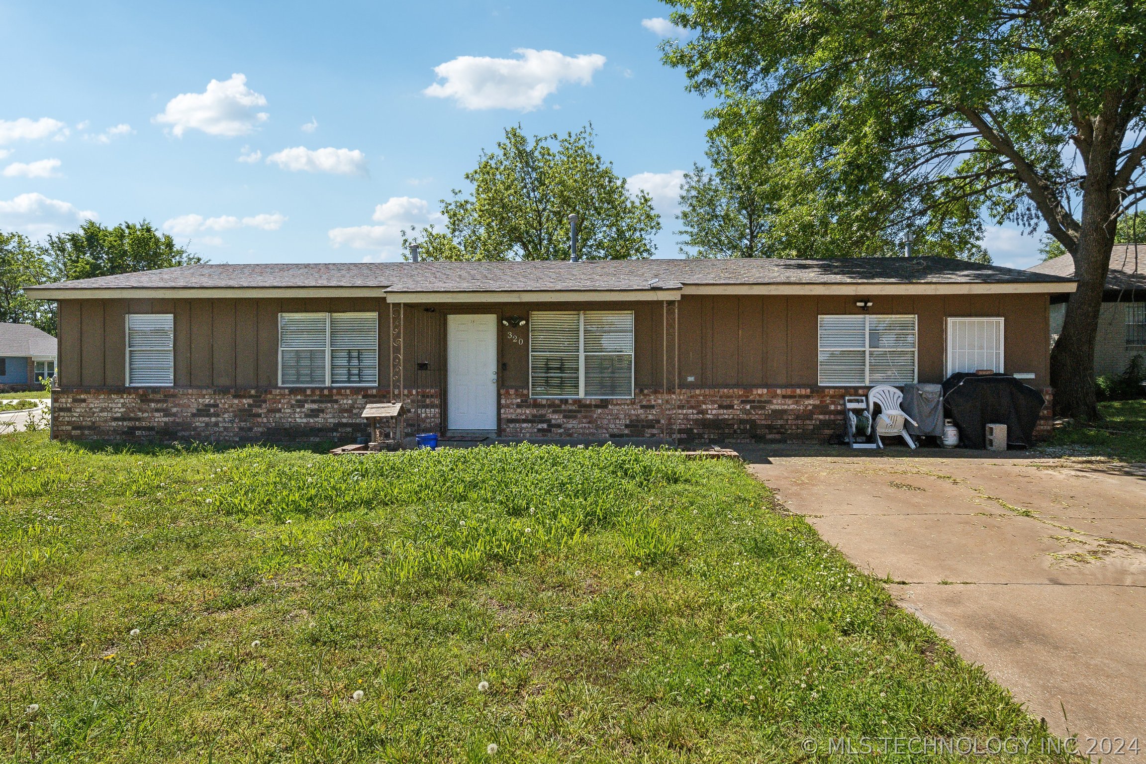 320 E 49th Street North