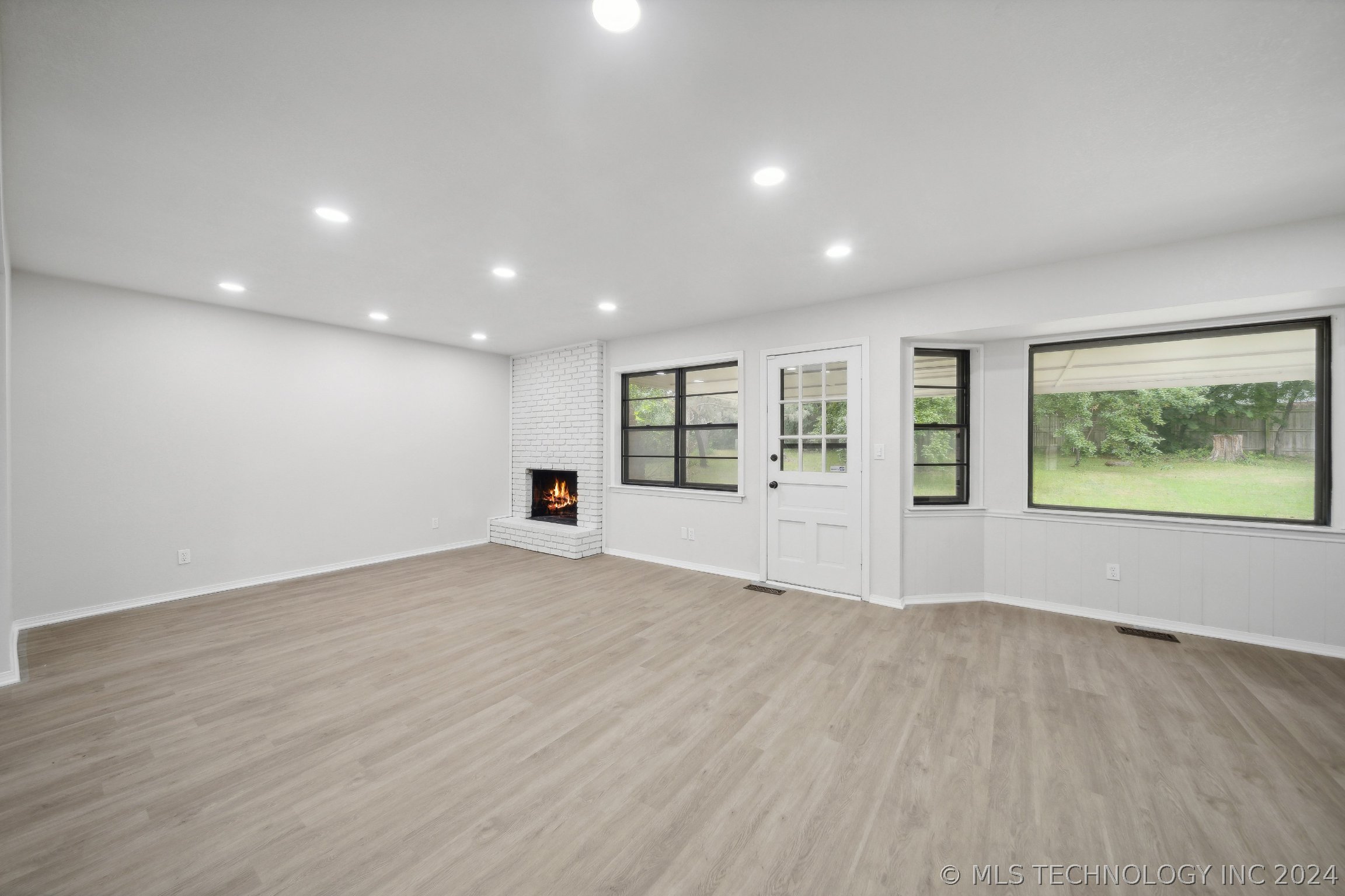 6950 S 77th East Avenue