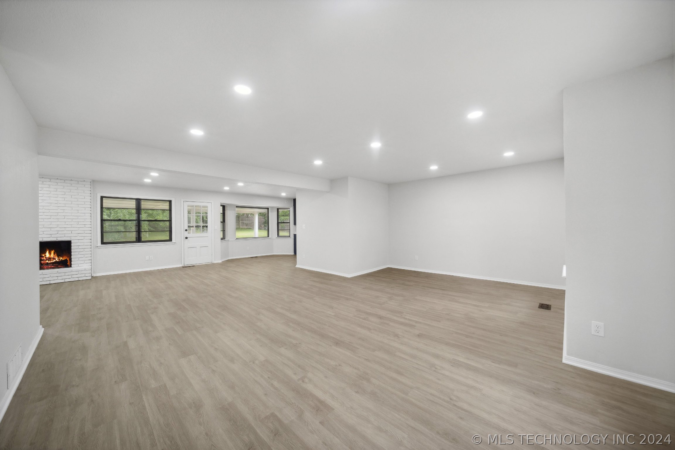 6950 S 77th East Avenue