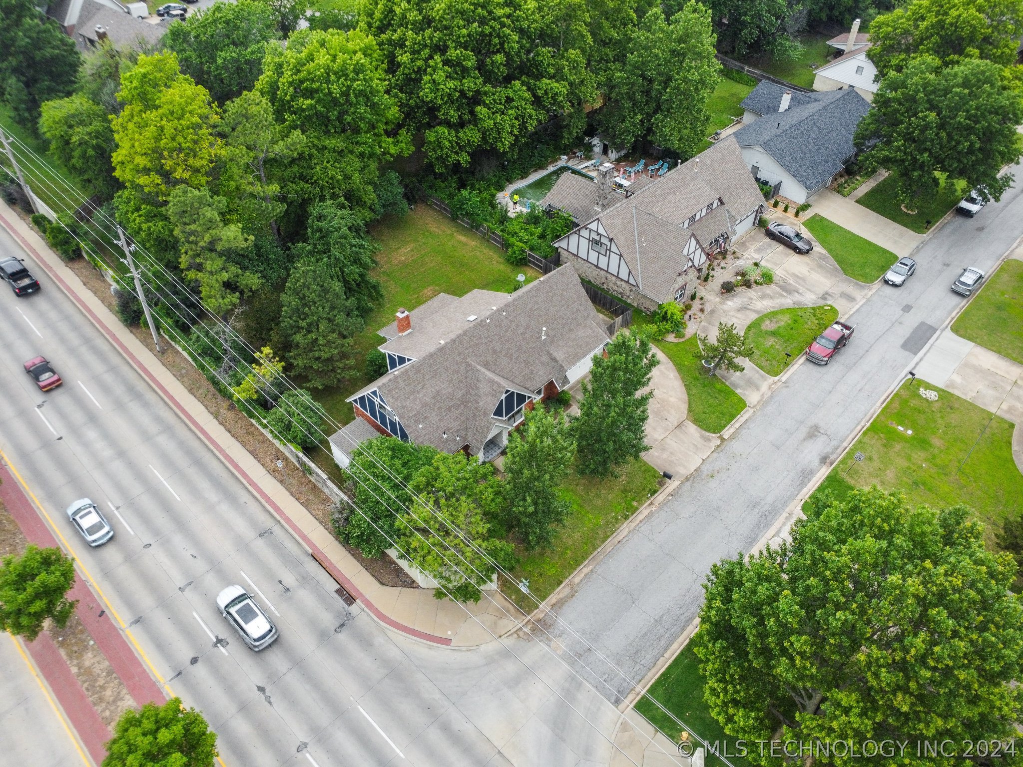 6950 S 77th East Avenue